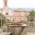 Piazza Da Centre-ville Avec Terrasse Panoramique Vue