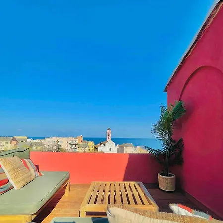 Piazza Da Centre-ville Avec Terrasse Panoramique Vue